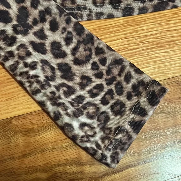 Leopard Print Mesh Long Sleeve Top - Picture 4 of 8